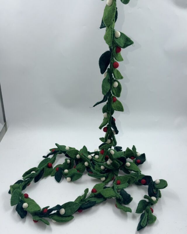 elted Christmas Holly & Berry Garland