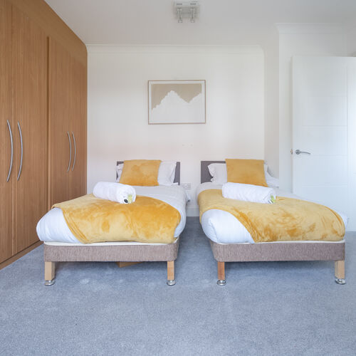 The Oaks, Watford WD19 4LR