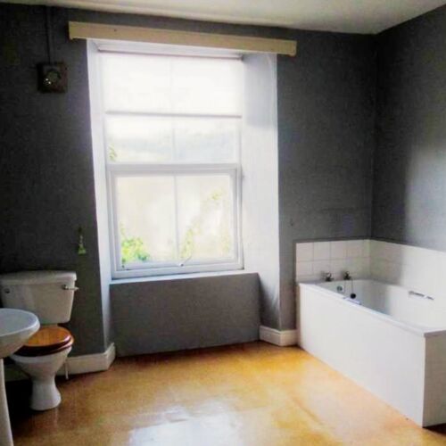 Flat 1 4 Heol Pentrerhedyn