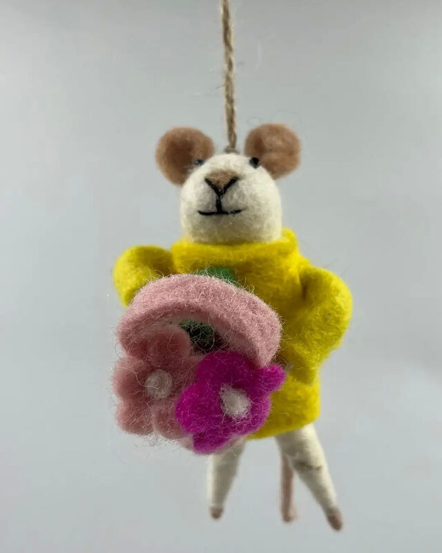 Mouse holding a Bouquet Decoration/Ornaments 