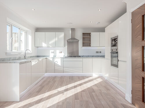 Claremont, Alloa, FK10 2DN