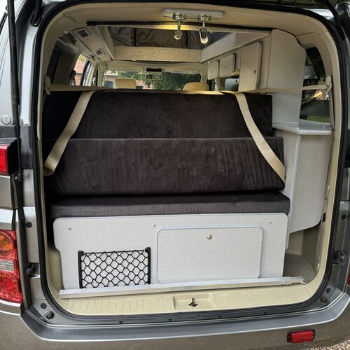 2005 Nissan Elgrand 2.5V6 Camper Van JAL Pro Conversion - 49732 Miles