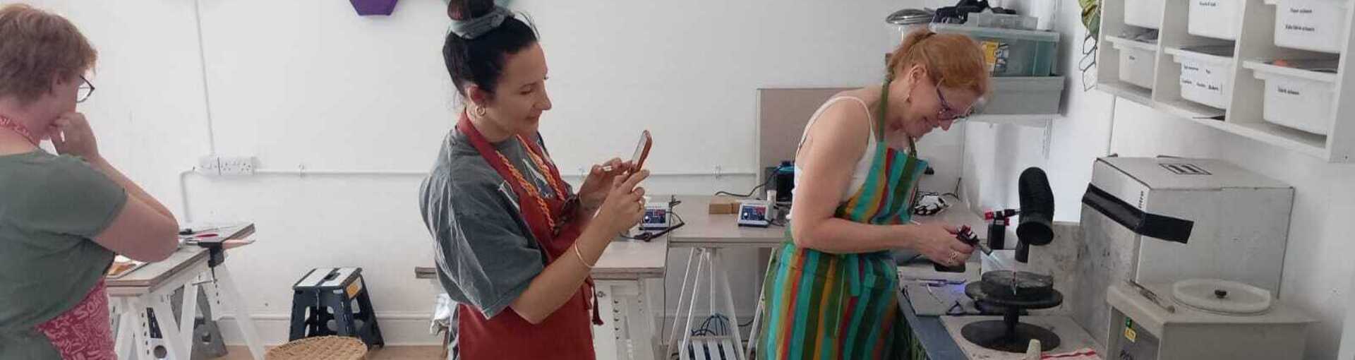 Classes  | Gypsy Jeweller | One to one jewellery tuition |  Learn enamelling and stone setting | Unique handcrafted jewellery