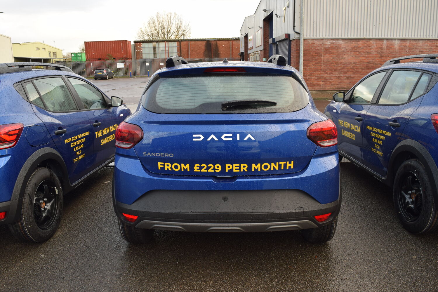 Renault Cardiff - 3x Dacia Sandero