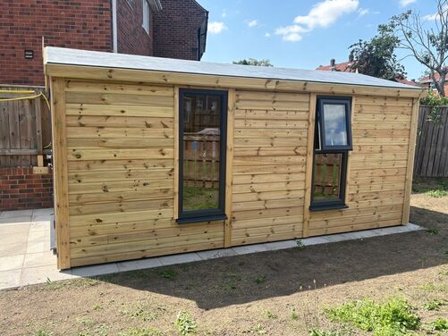 16x9 Apex Summer House