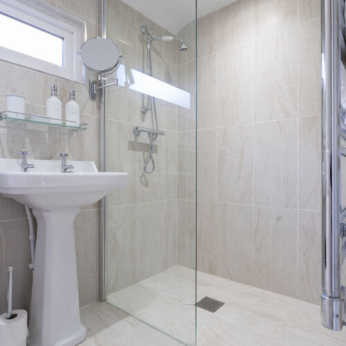 Little Tolpitts Lane, Watford WD18 9QG