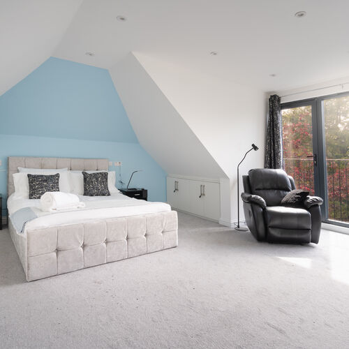 The Oaks, Watford WD19 4LR