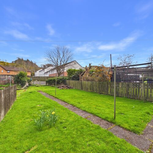 Eastern Avenue, Largs