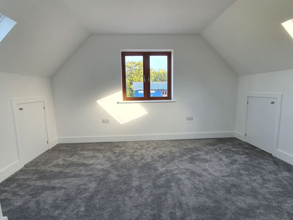 3 bedroom house with glass apex