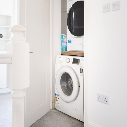 The Oaks, Watford WD19 4LR