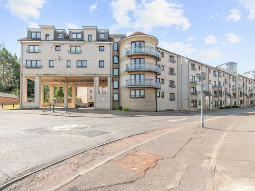 James Short Park, Falkirk, FK1 5EB