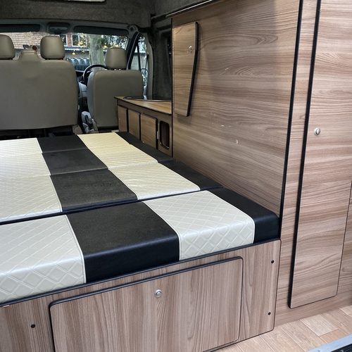 2010 (60)reg Renault Trafic 2.0 DCi 115 Hi Top Camper Van 4 Berth Sat Nav 6 Spd