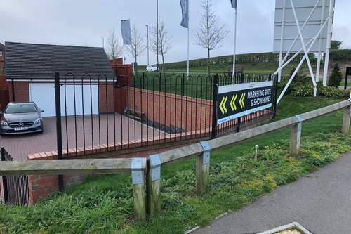 900mm high bowtop railing panel