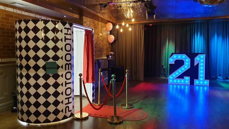 Photo booth hire
