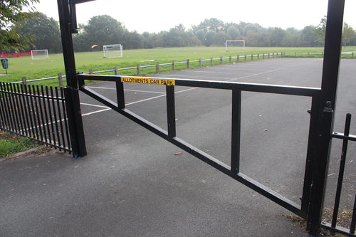 1000mm high Single Car Park Barrier