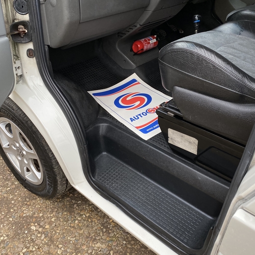 VW T4 Transporter Camper Van 4 Berth 2.4D White High Top Nice Spec Beautiful