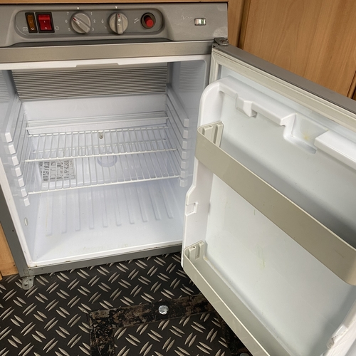 VW T4 Transporter Camper Van 4 Berth 2.4D White High Top Nice Spec Beautiful