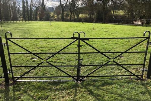 Estate Bolt Down gates to match 1200mm high panels
