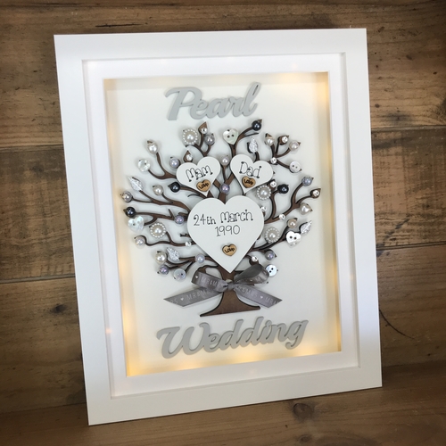 Pearl wedding frame