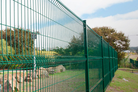 Budget mesh fence panels