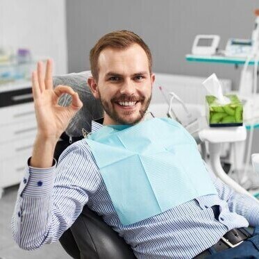 Eyes & Smiles North London N11 Finchley Bounds Green Extraction Clinic Oral Surgery