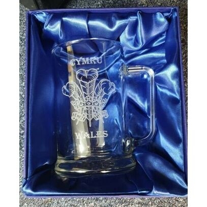 Pint tankard with presentation box