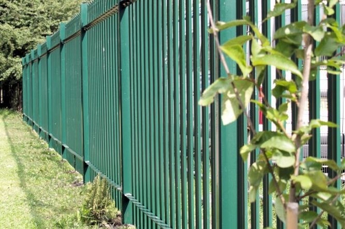 Palisade fencing (sold per M)