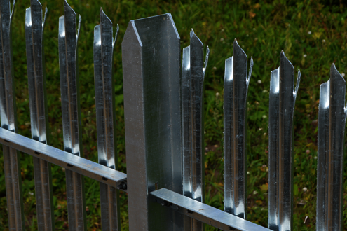 Palisade inter posts