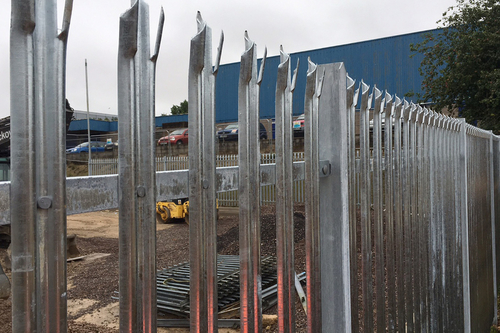 Palisade inter posts