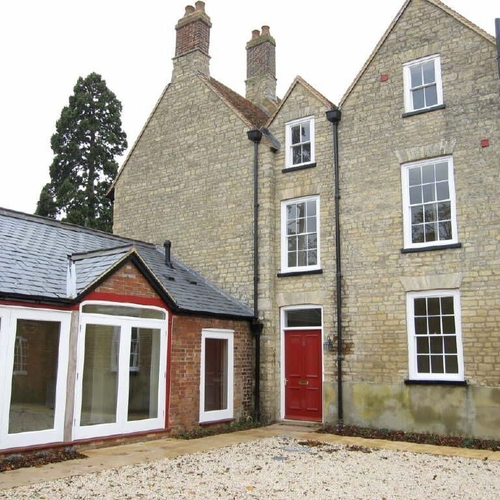 OLD WOLVERTON - 3 BEDROOM BARN CONVERSION