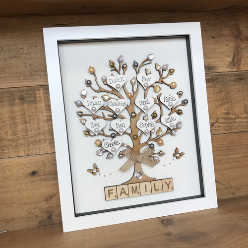 Large “ pretty with pearls “ family tree frame