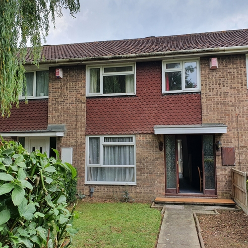 Carter Road 3 Bedroom Contractors Self-catering Accommodation, 5 single beds !