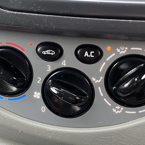 2011 Renault Trafic Sport 2.0 DCi 115 Camper Van 4 Berth - Air Con - Rear Camera