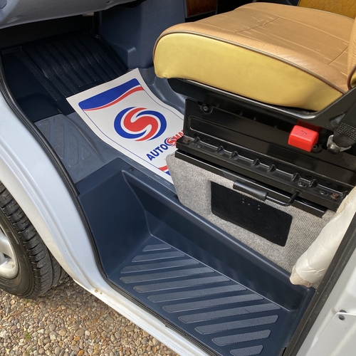 IH Oregon 98 SWB Mercedes Camper Van 2 Berth 77565 miles