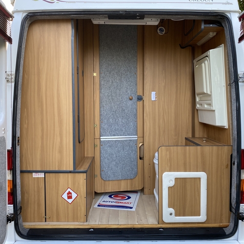 IH Oregon 98 SWB Mercedes Camper Van 2 Berth 77565 miles