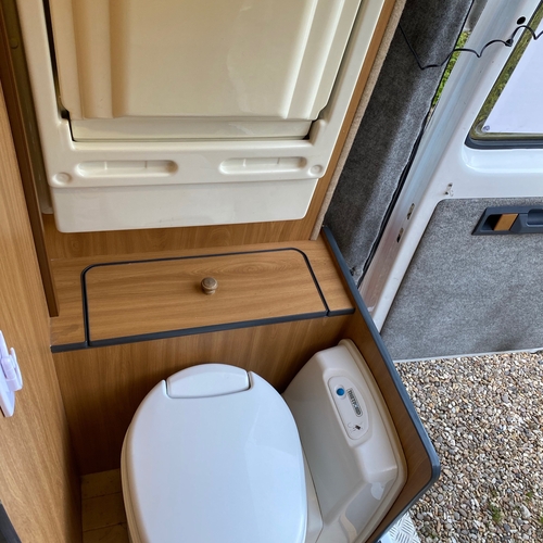 IH Oregon 98 SWB Mercedes Camper Van 2 Berth 77565 miles