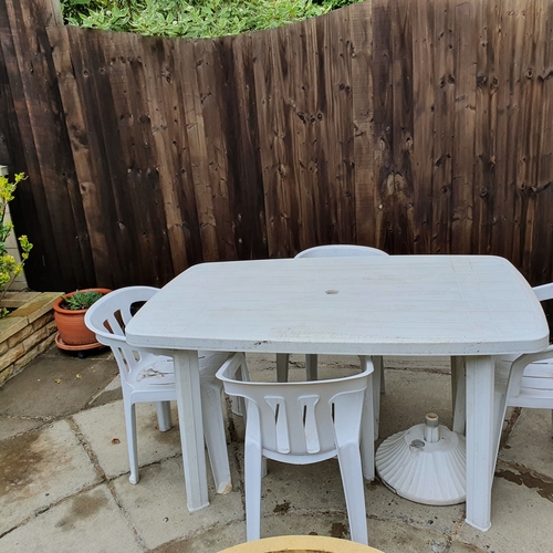 Sheldons Court, 5 Bedroom 3 Bathroom Town house with Garden