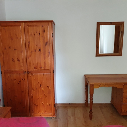 Carter Road 3 Bedroom Contractors Self-catering Accommodation, 5 single beds !