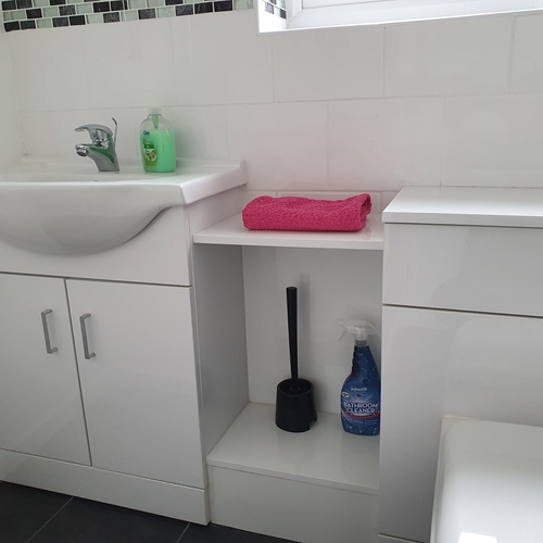 Elm Close, Tewkesbury Road, 3 bedroom flat in Cheltenham with 5 single beds !