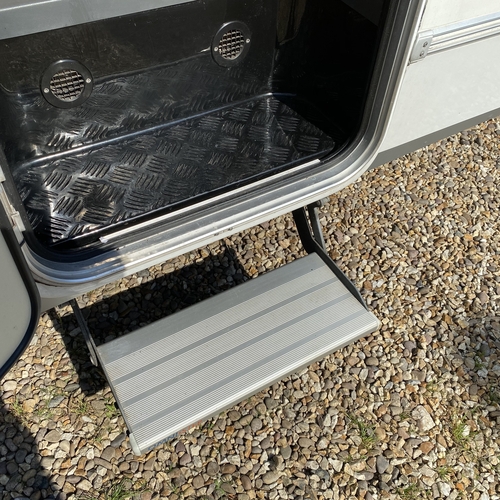 Lunar Newstar 58E Motorhome 5 Berth 2.3HDi - Fiat Ducato 10800 Miles - 2005 Model