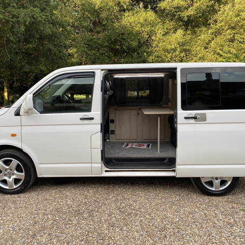 2004 VW T5 Camper Van - White - Leather - 240v/12v