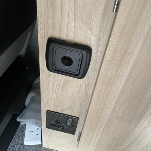 2004 VW T5 Camper Van - White - Leather - 240v/12v