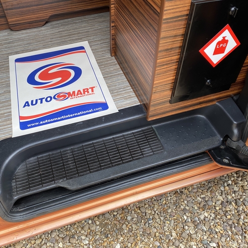 2006 Nissan Serena Camper Van 4 Berth PRO conversion 2.0 Petrol Automatic 55472 miles