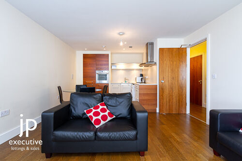 CELESTIA CARDIFF BAY FURNISHED ONE BEDROOM APARTMENT