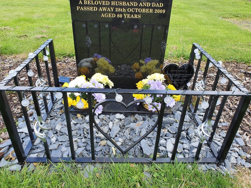 Grave surround example GS02