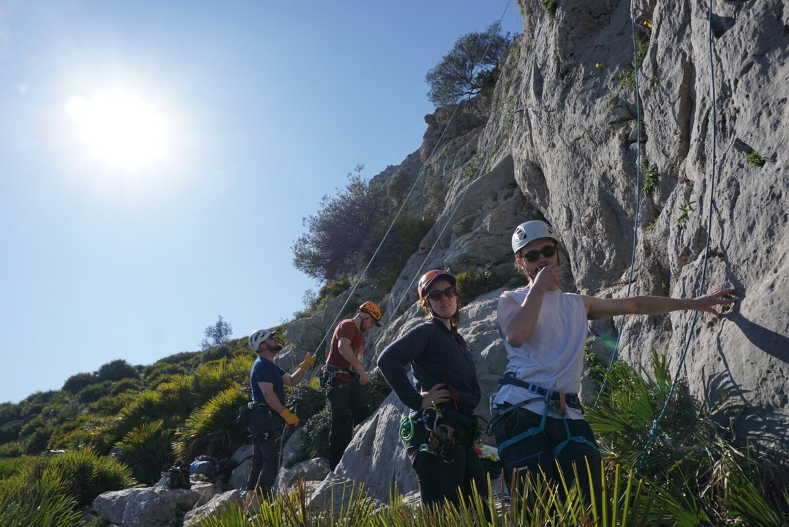 Multi-pitch sport climbing - course