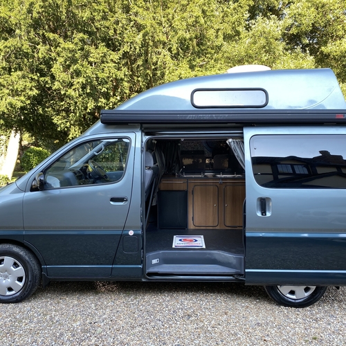 Toyota Granvia 3.0D Camper Van Poplar Motors Conversion Automatic Stunning!