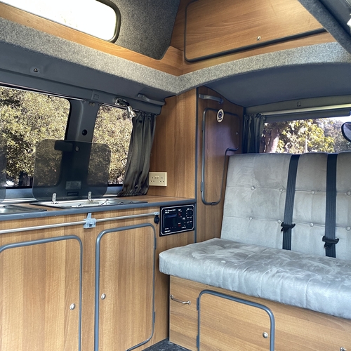 Toyota Granvia 3.0D Camper Van Poplar Motors Conversion Automatic Stunning!