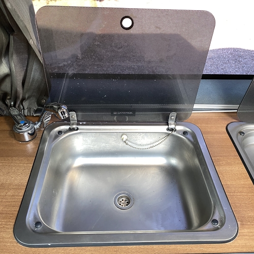 Toyota Granvia 3.0D Camper Van Poplar Motors Conversion Automatic Stunning!