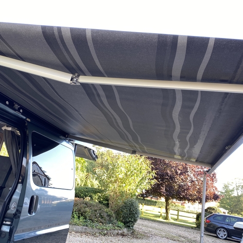 Toyota Granvia 3.0D Camper Van Poplar Motors Conversion Automatic Stunning!